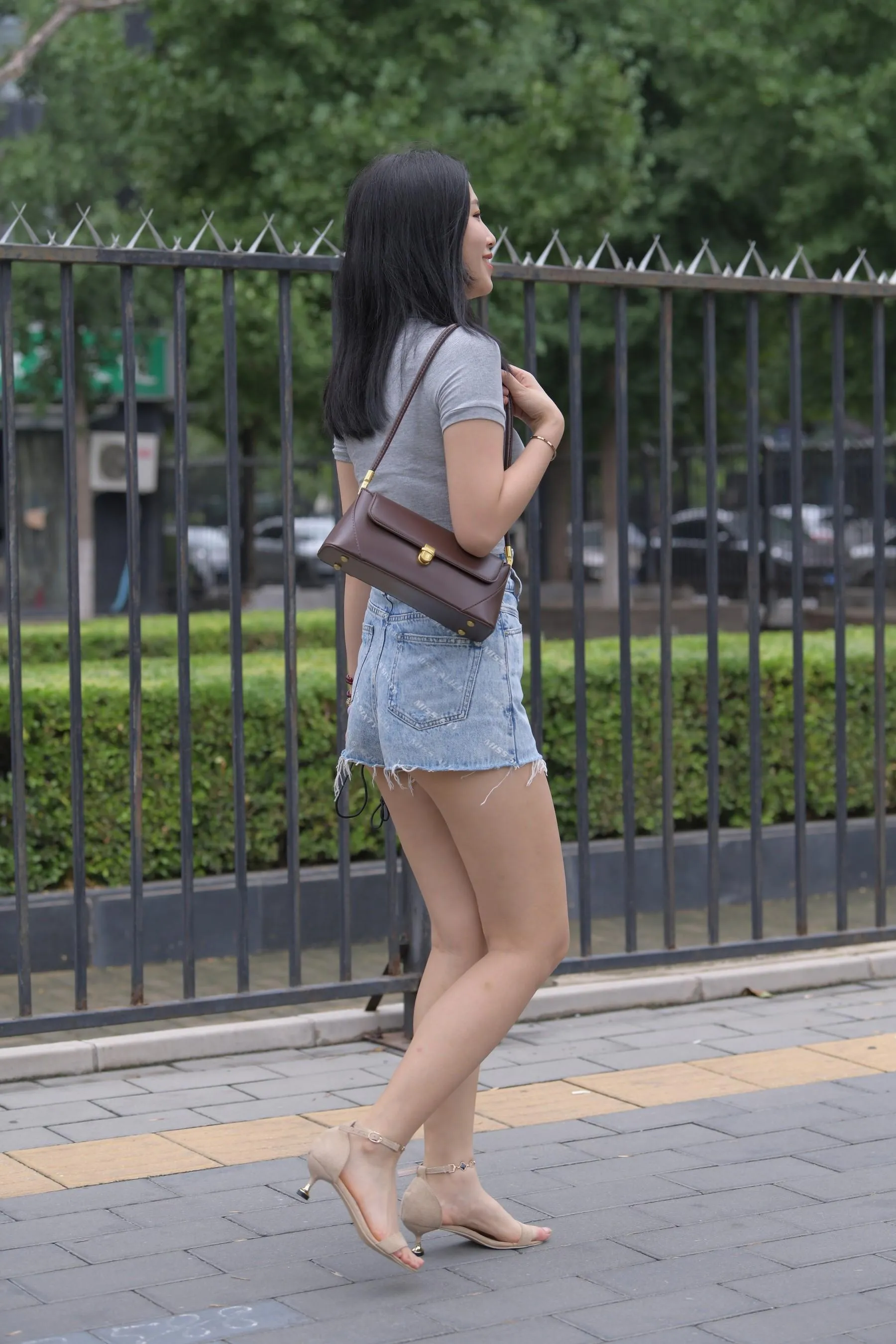 魔镜街拍 NO.169 一只麋鹿摄影-牛仔短裙美女 [235P]插图8